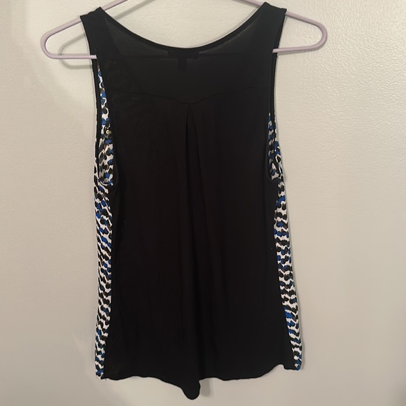 Express tank top blouse. Half zip in front - Picture 2 of 4